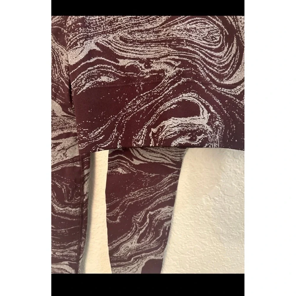 Athleta Aurora Seamless tank top and matching leggings in a purple and gray XS